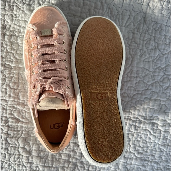 NIB!!! UGG Milo Spill Seam Sneakers - Picture 4 of 8